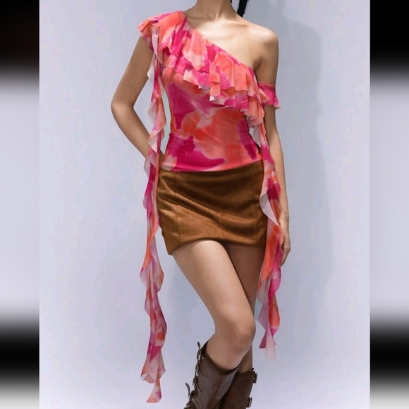 Women Elegant Asymmetric Ruffled Sheer Tulle Draping Design Top - Picture 1 of 4